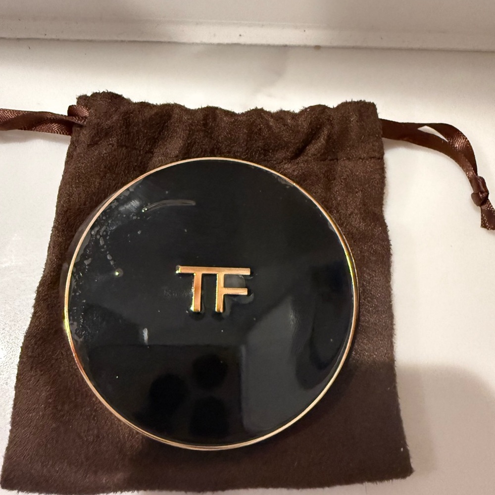 New Tom Ford Black and Gold Round Compact mirror